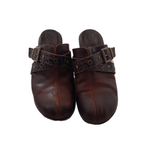 Boc Karley Tooled Leather Clog - Picture 3 of 6